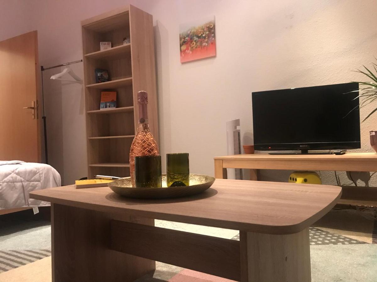 Piano Apartment In Halle Center - Netflix - Free Wifi 1 Экстерьер фото